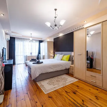 Apartment Honey 2bdrm *